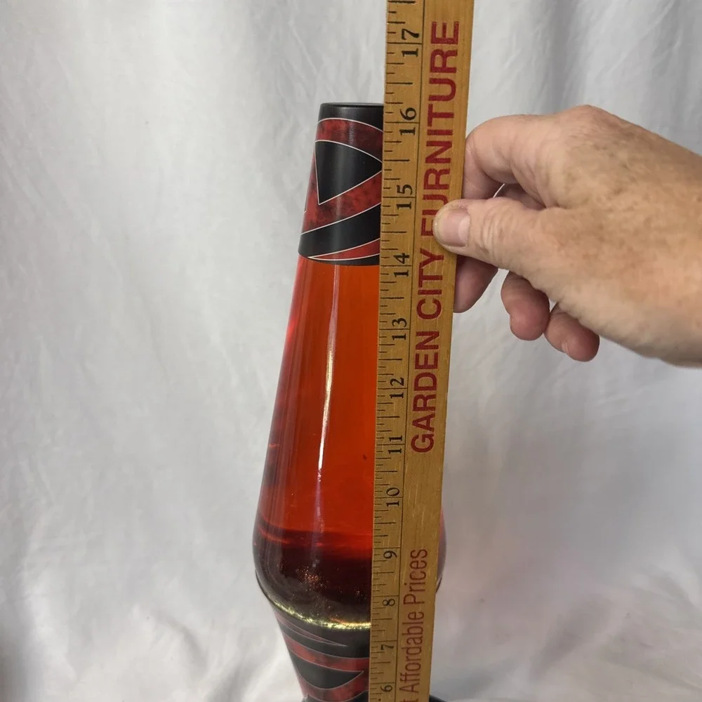 VTG Spencer's Schylling Tribal Red Black The LAVA Lamp 4518 Purple Wax Red Liq